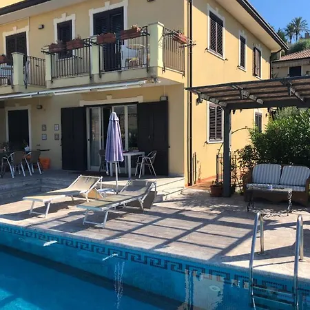 Villino Lenci Bed & Breakfast